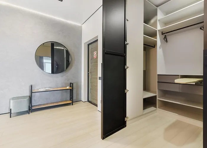 Luxury Waterfront 3-Bedrooms Apartment