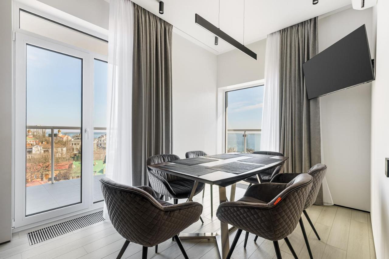 Luxury Waterfront 3-bedrooms * Odesa